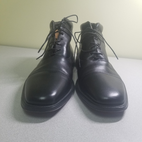 LIKE NEW J. Murphy Boots - Picture 3 of 9